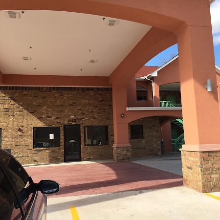 Classic Inn & Suites Humble Exterior photo