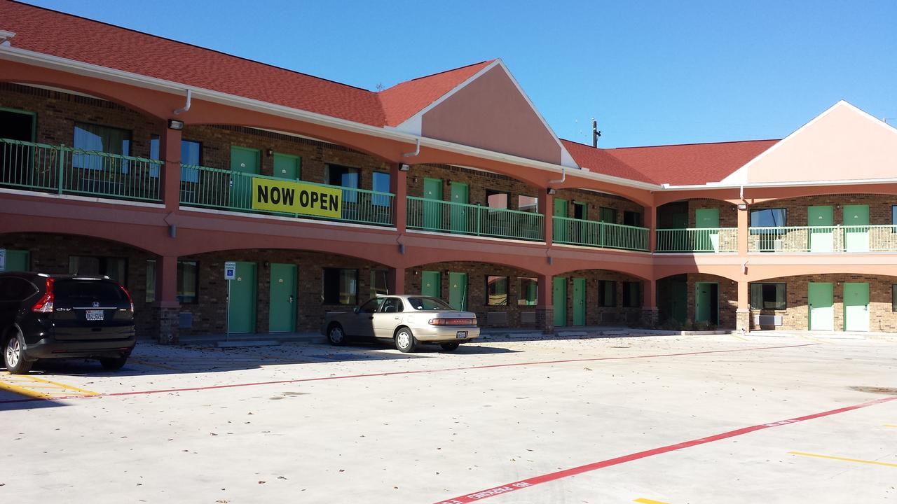 Classic Inn & Suites Humble Exterior photo